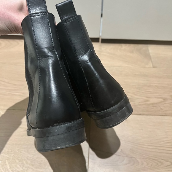 Everlane Leather Chelsea Boots - Picture 3 of 10